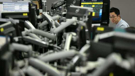 Asian markets rally as new US jobs data fans rate cut hopes