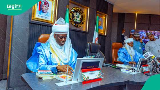 Reactions as Makinde vows to make supreme sacrifice