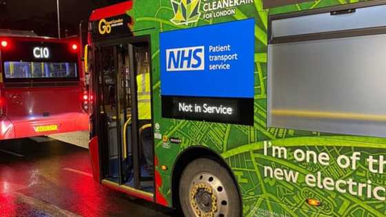 London buses turned into ambulances to tackle new strain of COVID-19 (photo)