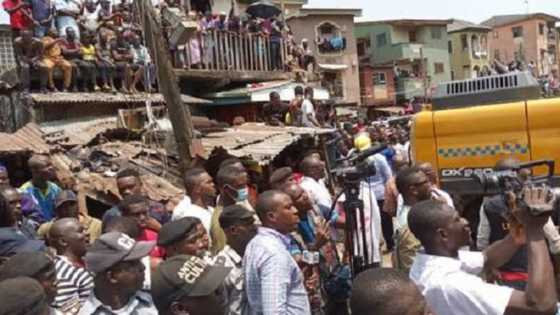 Hotunan ginin makarantan da ya rubzo kan dalibai a Legas