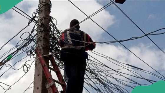 After announcing new tariff for customers, electricity company increases workers' salary