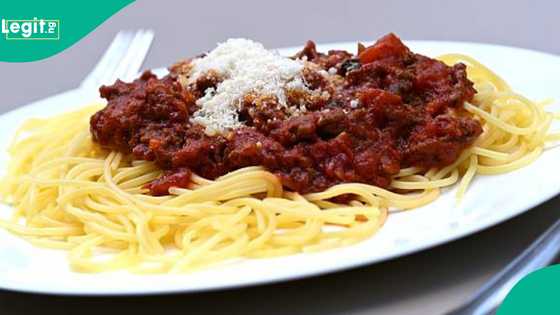 Lokaci ya yi: Ana zargin wata budurwa ta yi ajalin mutane 3 da taliya a jihar Katsina