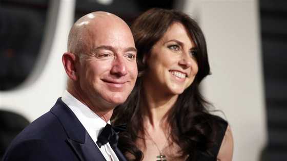 Ruwan Kudi: Mai kudin duniya, Jeff Bezos, zai sawwake wa mai dakin sa