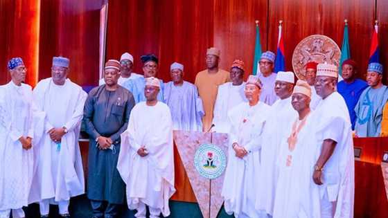 Sauya Sheka: Fusatattun Sanatocin APC Sun Gana da Buhari a Aso Rock