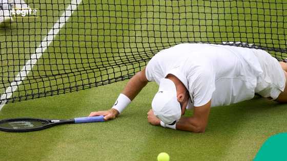 "Leave it for the kids": Fans react as adult grabs cap from young tennis fan after match, video