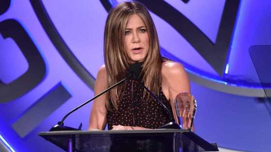 Jennifer Aniston says she severe ties with friends who refused to get vaccinated for COVID-19