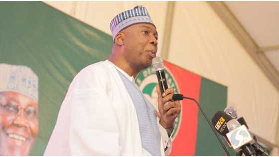 Saraki drops bombshell for APC as hundreds of chieftains dump ruling party in Kwara