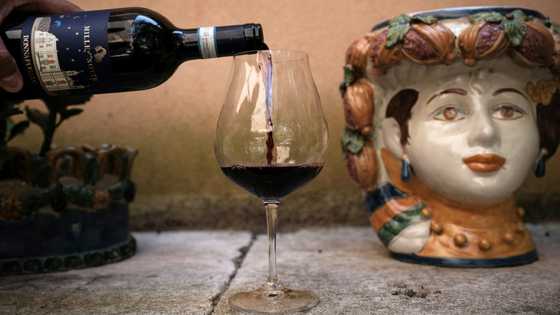 Italy seen overtaking France as world's largest wine producer