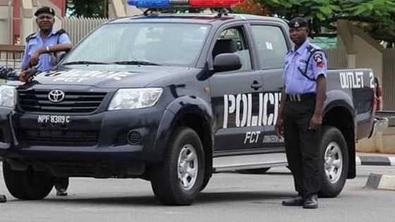 Mota ta ƙwace wa 'yan sanda sun banke wani abokin aikinsu ɗan sanda a babur ya mutu