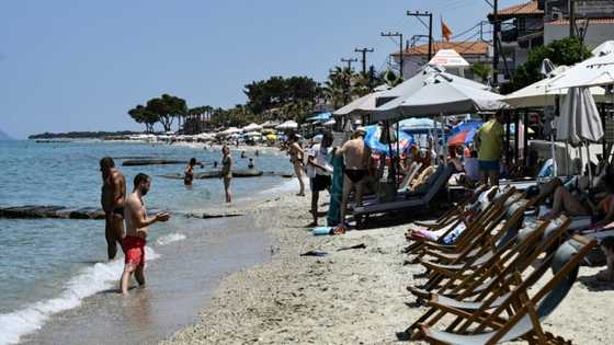 Sunbed wars: Greece tries to rein in beach chaos