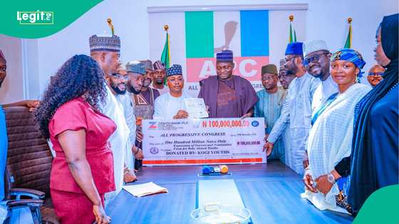 2027: Matasa sun yi karo karo, sun tara N100m don saya wa Tinubu fom ɗin takara