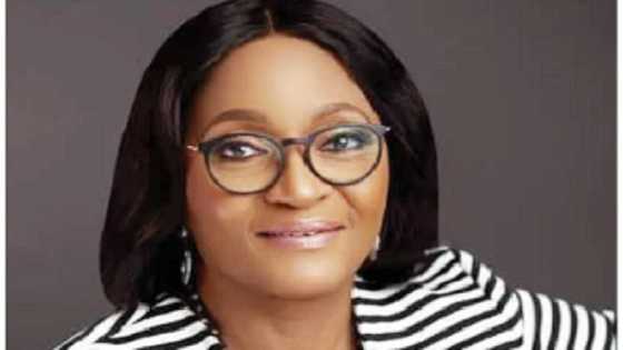 Asirin Wata Ma’aikaciyar Jinya Mai Amfani da Takardun Bogi Ya Tonu Bayan Ta Yi Watanni 3 Tana Amsar Albashi