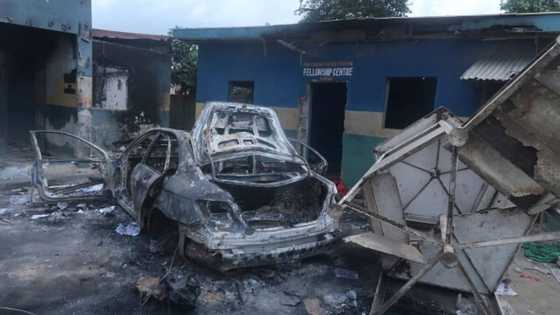 In Niger, Police station burnt down by angry youths over killing of catholic reverend father