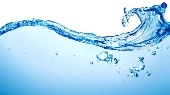 Amfani guda 10 na shan ruwa da safe kafin mutum ya fara cin abinci