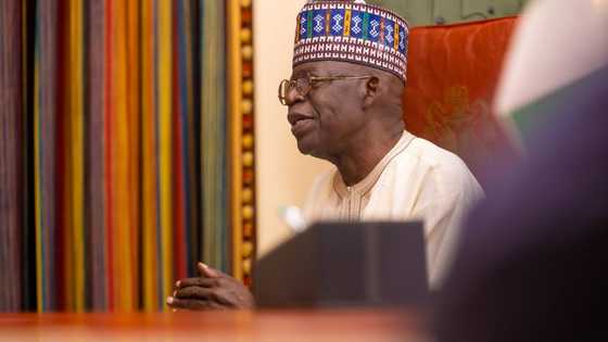 Shugaba Tinubu Ya Shiga Ganawa da Tsoffin Gwamnoni 3 Na APC da PDP, Bayanai Sun Fito