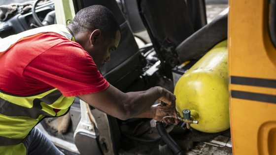Shortages hit Nigeria's drive towards natural gas-fuelled cars