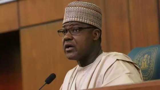 Da duminsa: Matasa sun balle gidan Yakubu Dogara, jami'an tsaro sun bude musu wuta