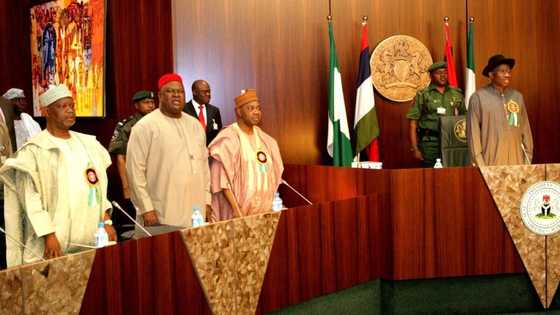 An sake tono wata babbar badaqala ta N450m a tsakanin ministocin Jonathan