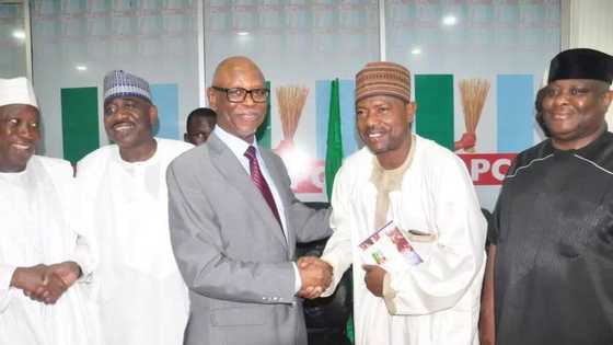 Oyegun performs last assignment as APC national chairman