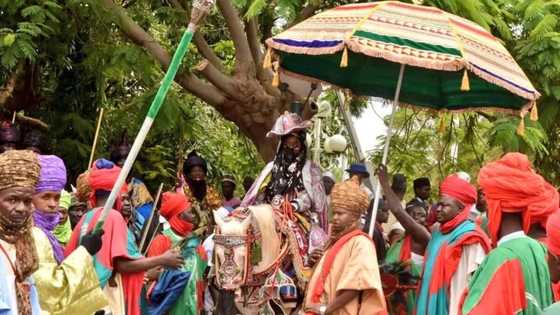 Bikin babban Sallah: Sarkin Kano yayi hawan Nasarawa (hotuna)