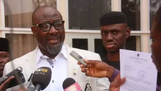 Jami'an tsaro sun damke 'Yanuwan Dino Melaye bayan an hana shi fita Najeriya