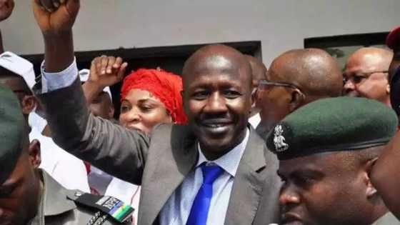 Lauyoyi sunyi fashin baki kan hukuncin kotu kan korar Magu daga EFCC