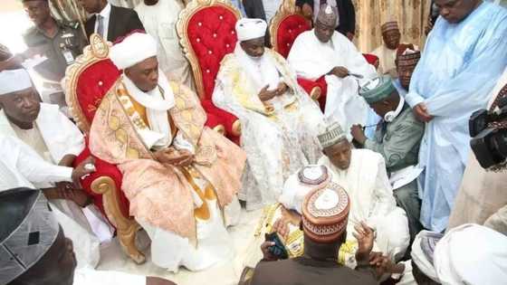 Bukola Saraki yayi wa Sarakunan Kasar Kwara sama da 200 ruwan miliyoyin kudi