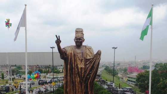 Celebration in Lagos as Ambode unveils massive statue to honour Abiola, family reacts (photos)