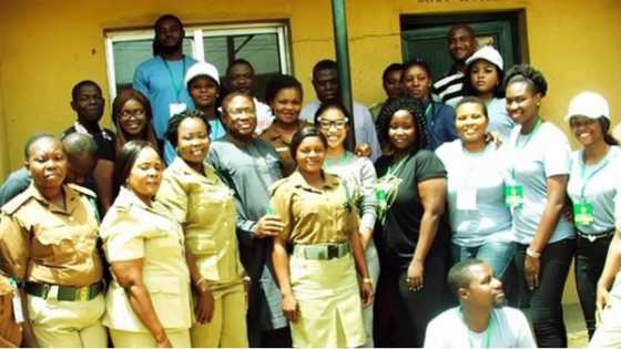 Famous actress Tonto Dike visits prison inmates at Suleja, Niger state