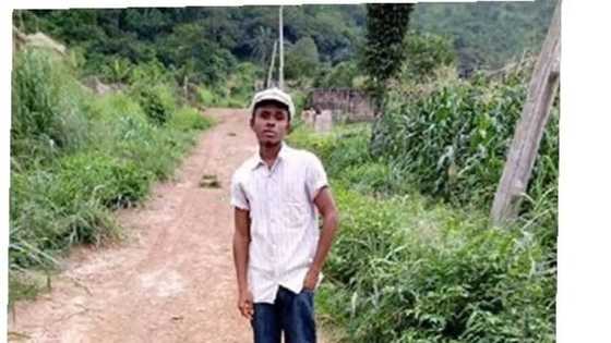 Wani matashi yace duk wanda bai bauta wa Nnamdi Kanu ba wawa ne