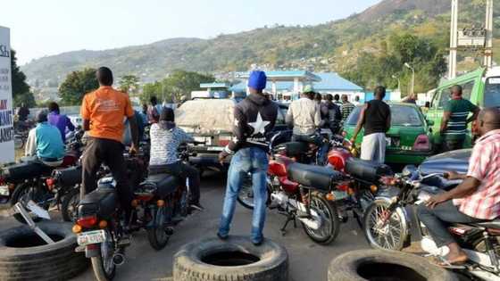 DPR Distributes FREE Fuel To Motorists And Motorcyclists