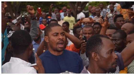 Return or Resign protest: How Charly Boy narrowly escaped lynching by alleged Buhari supporters at Wuse Market (See Photos)