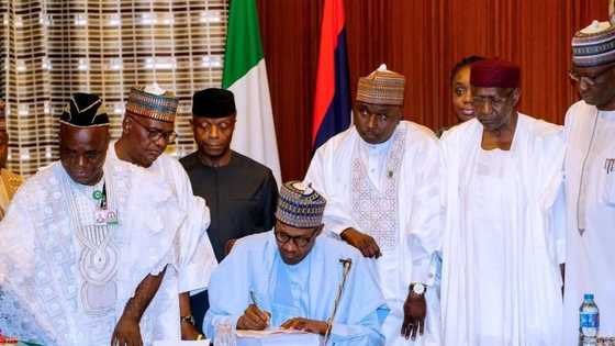 Gwamnatin Buhari za ta karbe dukiyoyin wasu tsofaffin Gwamnoni 11 da Ministoci 10 a Najeriya