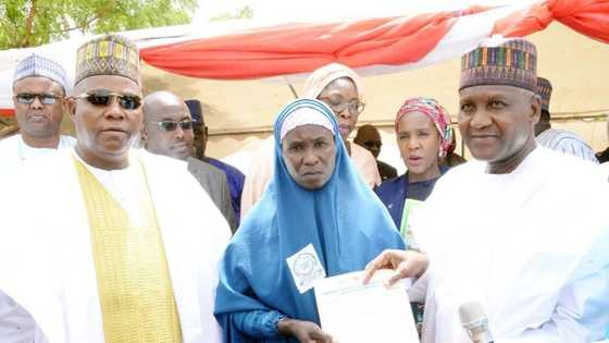 Dangote ya kaddamar tare da bayar da takardun mallaka na rukunin gidaje 200 da ya ginawa ‘yan gudun hijira a Maiduguri, duba hotunan