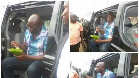 Governor Fayose pays N20,000 after enjoying N100 Mama-put rice by the road side (photos)