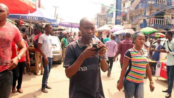 Sabbin wayoyin salular da kamfanin Apple ya fitar, 'yan Najeriya suna rububi