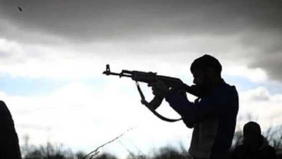 Katankatana: Wani Mutum ya bude wuta a kotu, ya kashe matarsa da surukinsa