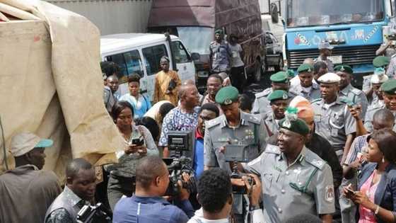 Hukumar Kwastam ta kama babbar mota makare da Kodin da motocin alfarma na Naira N1.12bn