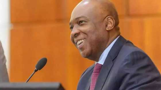 Mixed reactions from Nigerians as Saraki leaves ruling party for PDP