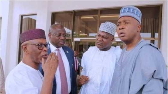 Me yayi zafi: Saraki da Oyegun basu halarci taron karramawa ga Tinubu ba