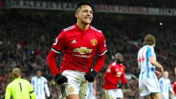 Alexis Sanchez makes a surprise appearance in Chile camp despite being told to do 1 thing by his coach