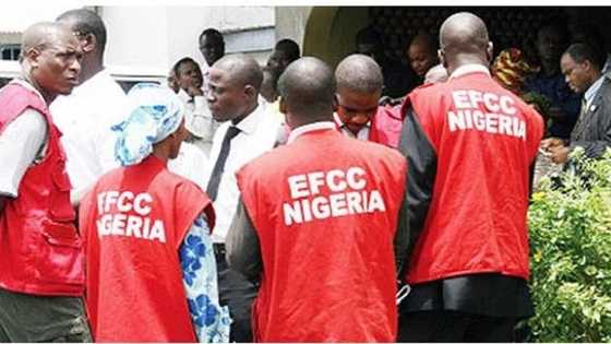 BREAKING: EFCC raids black market forex offices as naira sinks