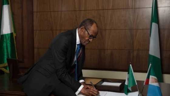Amazing Story! How Buhari Was Convinced To Wear Suit