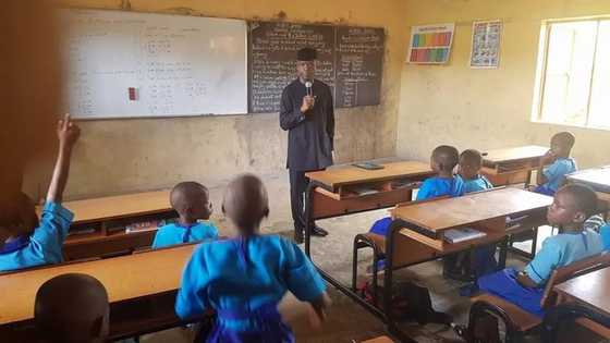 Mataimakin shugaba Buhari Farfesa Osinbajo na lasa aikin koyarwa a aji