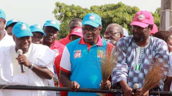 PDP suffers another big loss as some of its chieftains defect to APC