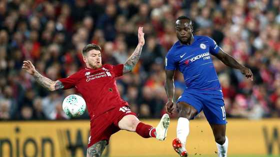 Eden Hazard on fire as Chelsea hammer Liverpool to reach the next round of the Carabao Cup