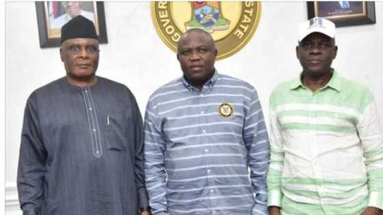 Fallasa: An gano ashe Ambode ya kebe da alkalan zabe don neman wata alfarma