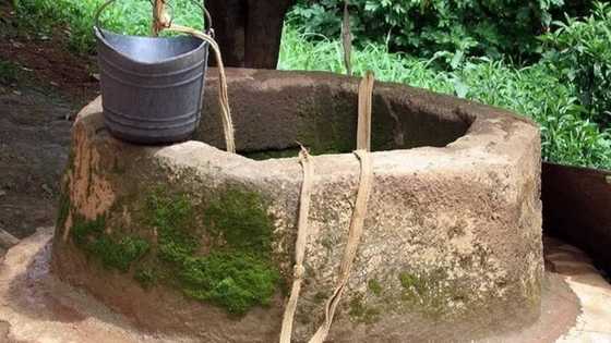 Wani karamin yaro da mahaifiyar sa ta aika debo ruwa ya fada rijiya a Kano