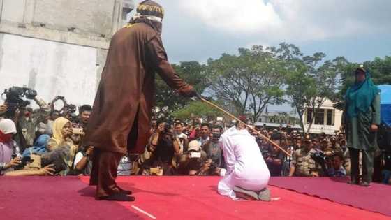 Wata amarya ta sha bulala 75 bayan zaman gidan yari na wata 6 saboda tayi aure babu yardar mahaifin ta