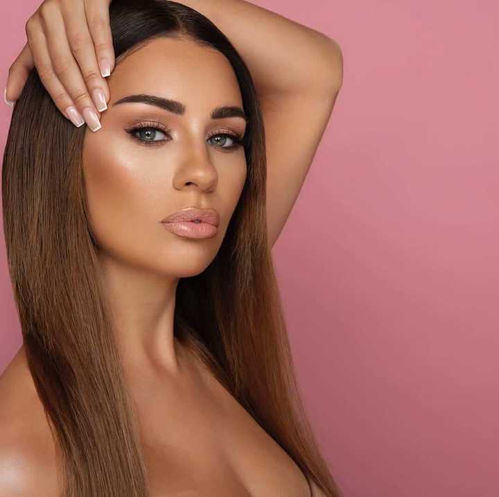 Model Holly Peers’ biography: age, height, boyfriend, career - Legit.ng